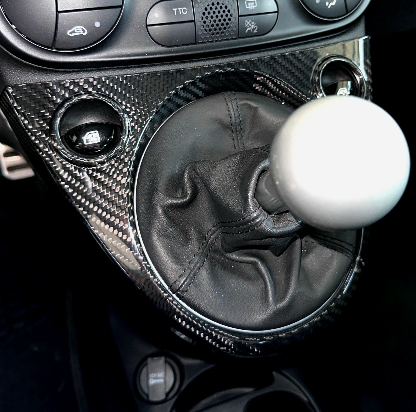 Cover in carbonio cambio (per Fiat Abarth 500 Restyling, 595 695)