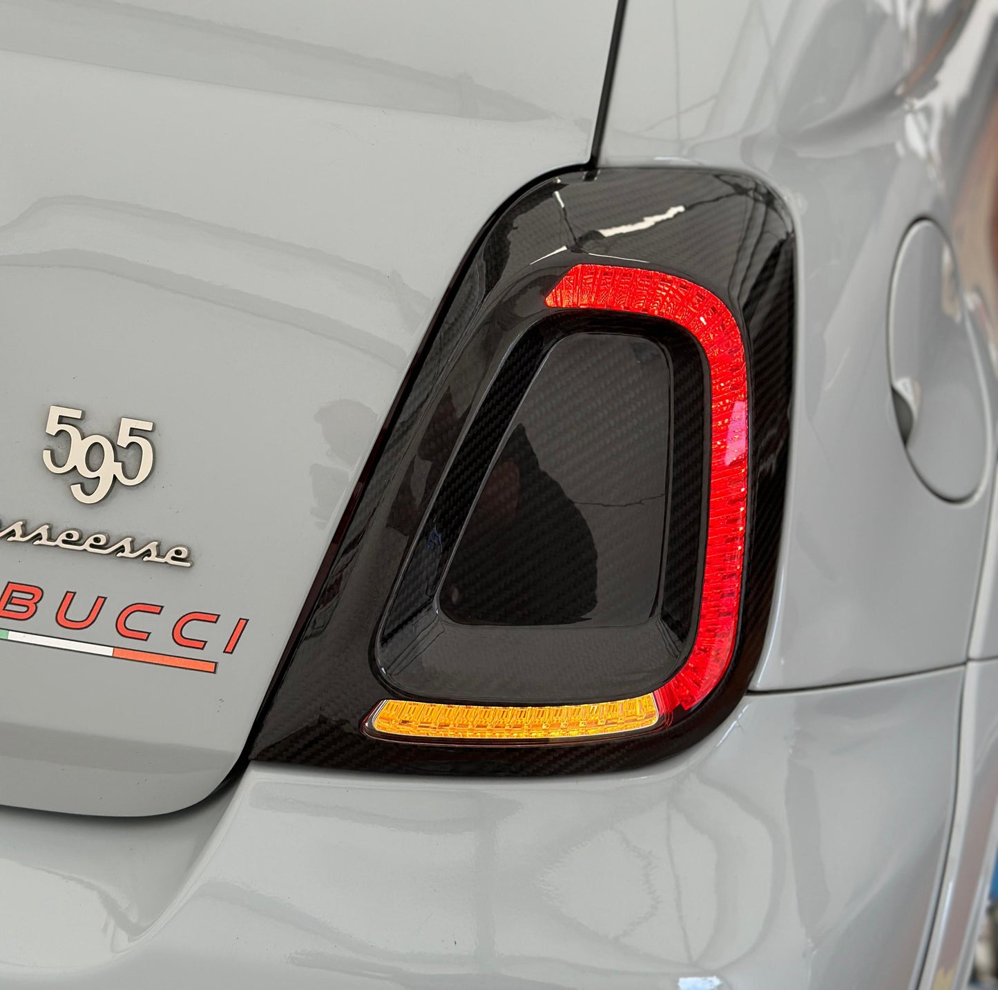 Cover in carbonio fanali posteriori (per Fiat Abarth 500 Restyling, 500e Style, 595 e 695)