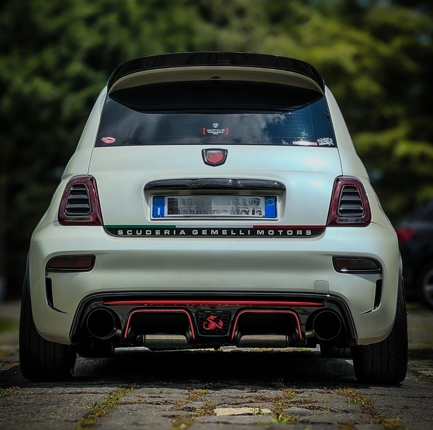 Placchette racing in carbonio fanali posteriori (per Fiat Abarth 500, 595, 695)