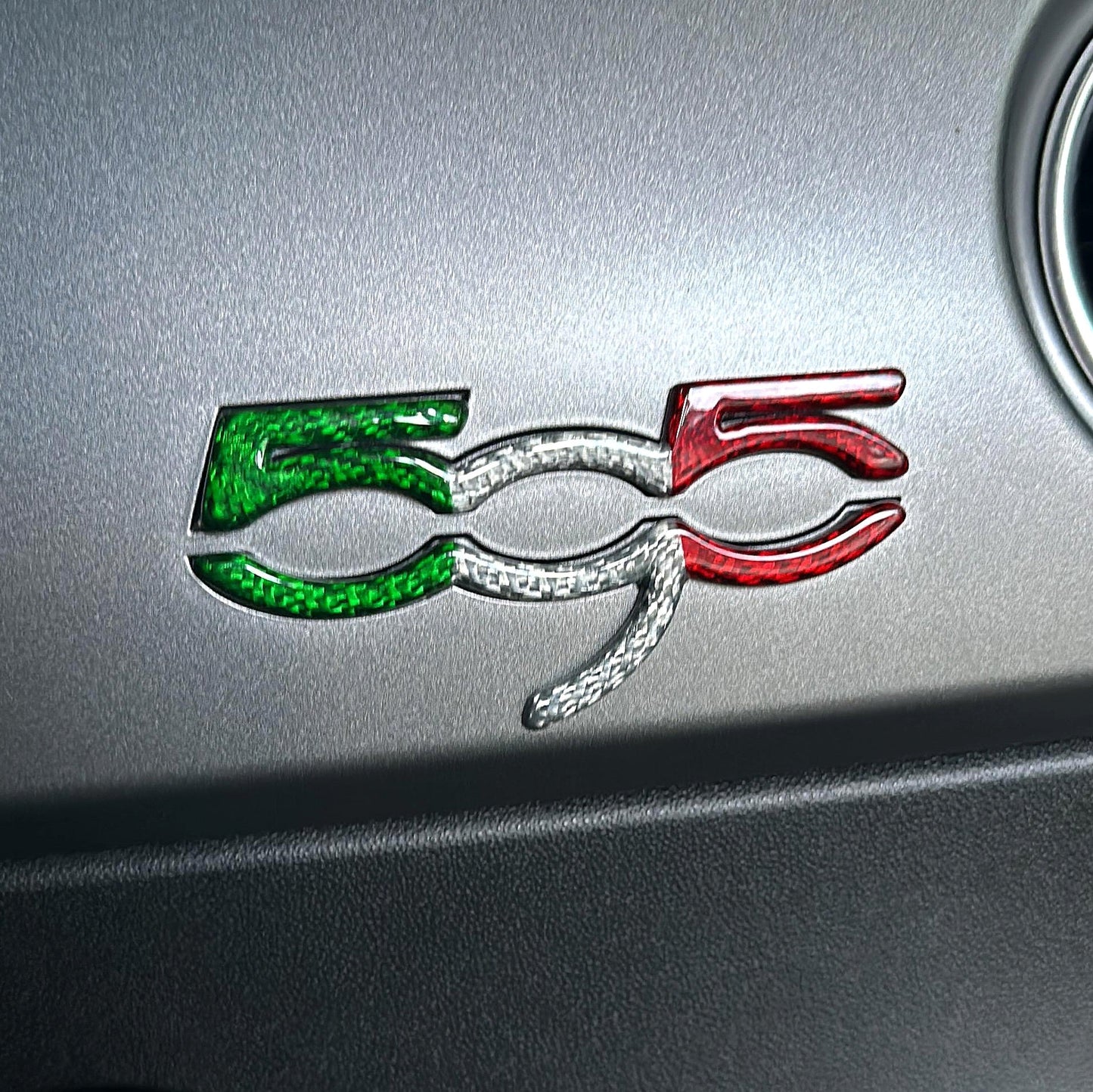 Cover tricolore logo in carbonio plancia auto (per Fiat Abarth 595)