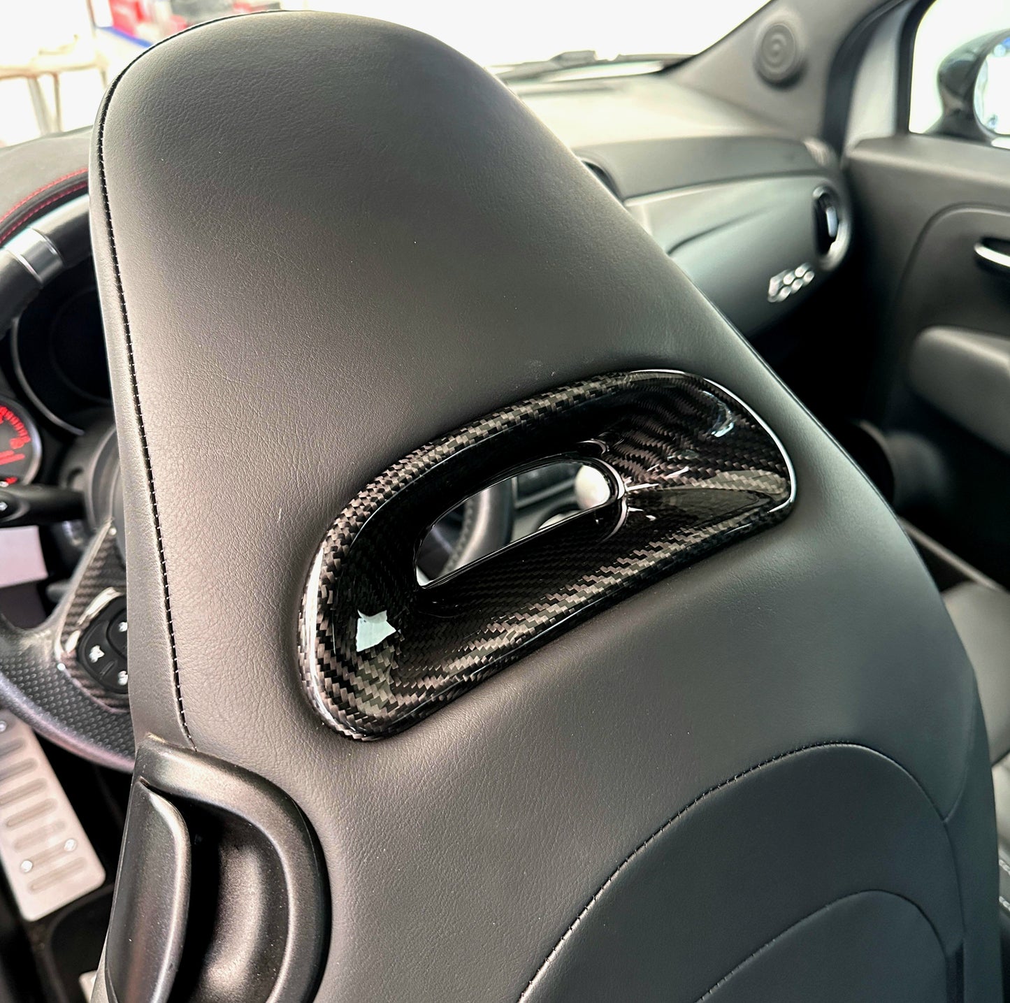 Cover in carbonio passanti cinture sedili originali (per Fiat Abarth 500, 595, 695)