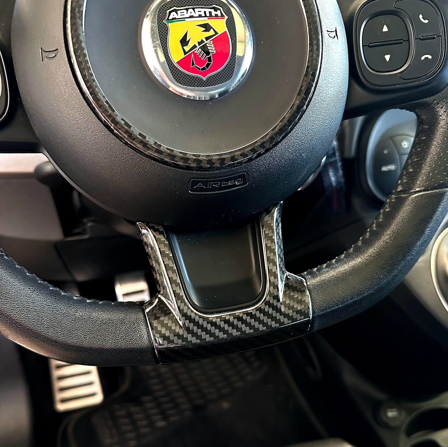 Cover in carbonio volante parte anteriore inferiore (per Fiat Abarth 500 Restyling, 595, 695)