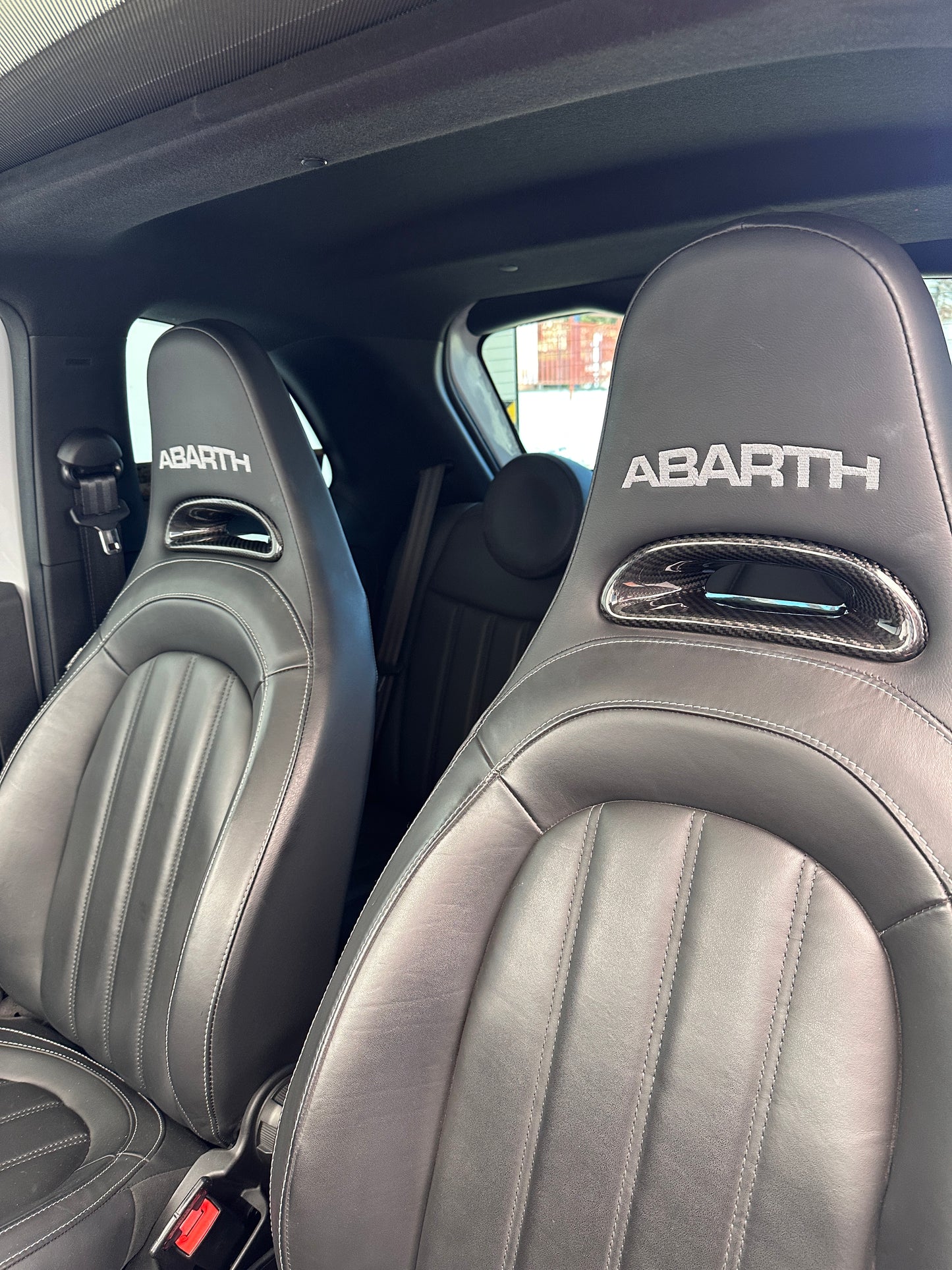 Cover in carbonio passanti cinture sedili originali (per Fiat Abarth 500, 595, 695)