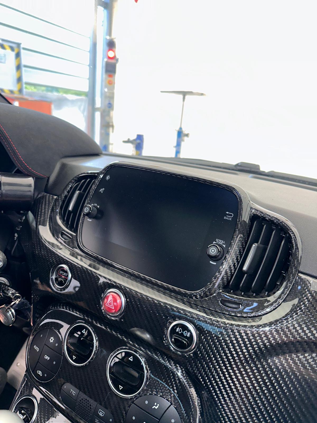 Cover Autoradio 7'' Cornice Completa In Carbonio Vero per Abarth 595 695