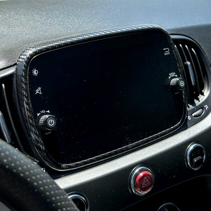 Cover in carbonio cornice autoradio 7" (per Fiat Abarth 500, 595, 695)