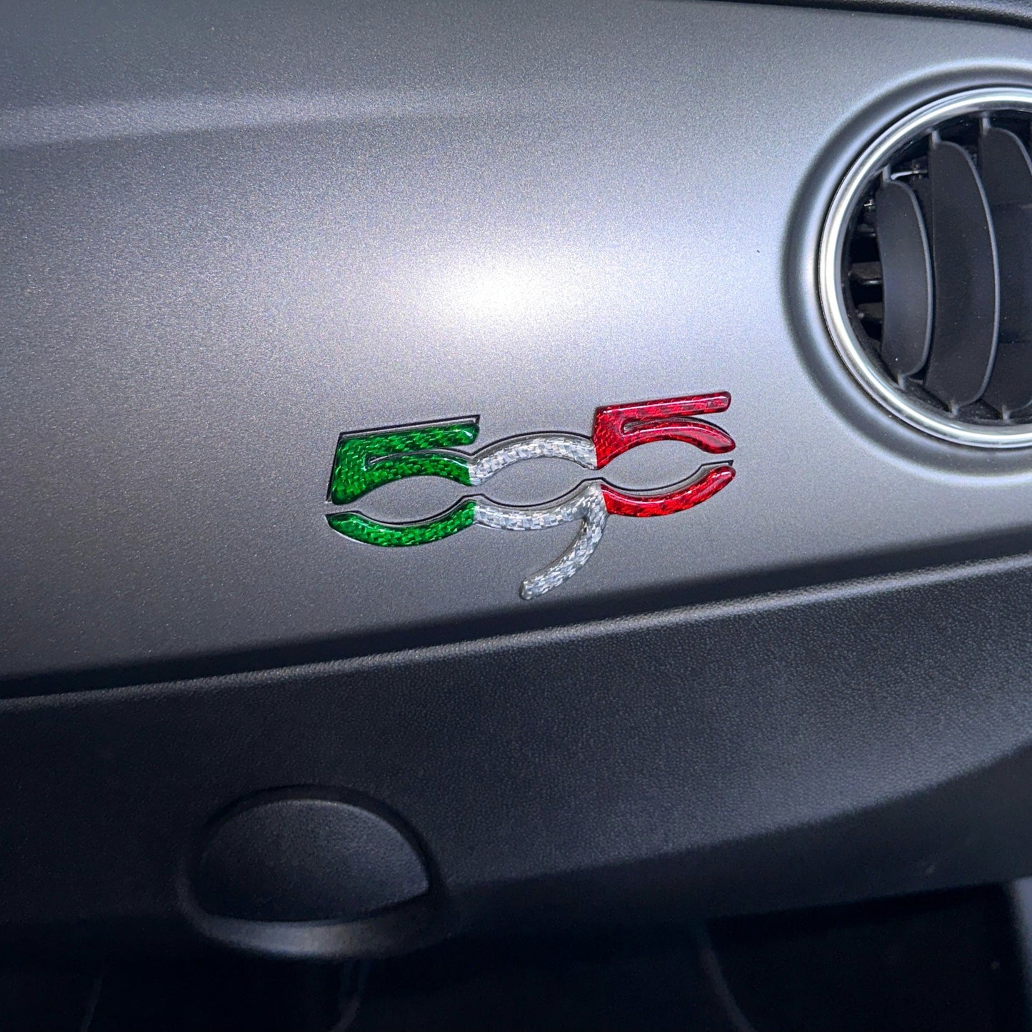 Cover tricolore logo in carbonio plancia auto (per Fiat Abarth 595)